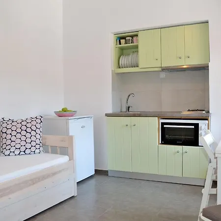 Kalliopi Vikeli Apartman Adámasz