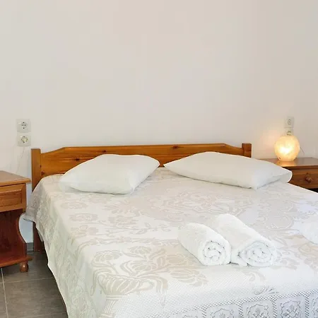 Kalliopi Vikeli Adamantas (Milos)